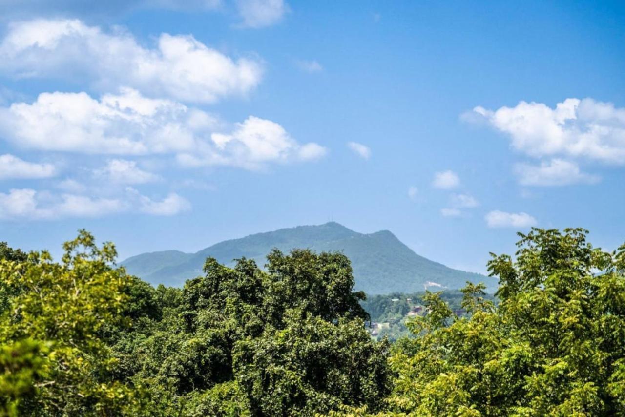 Misty Mountain Game Room And Hot Tub Pigeon Forge Exterior foto