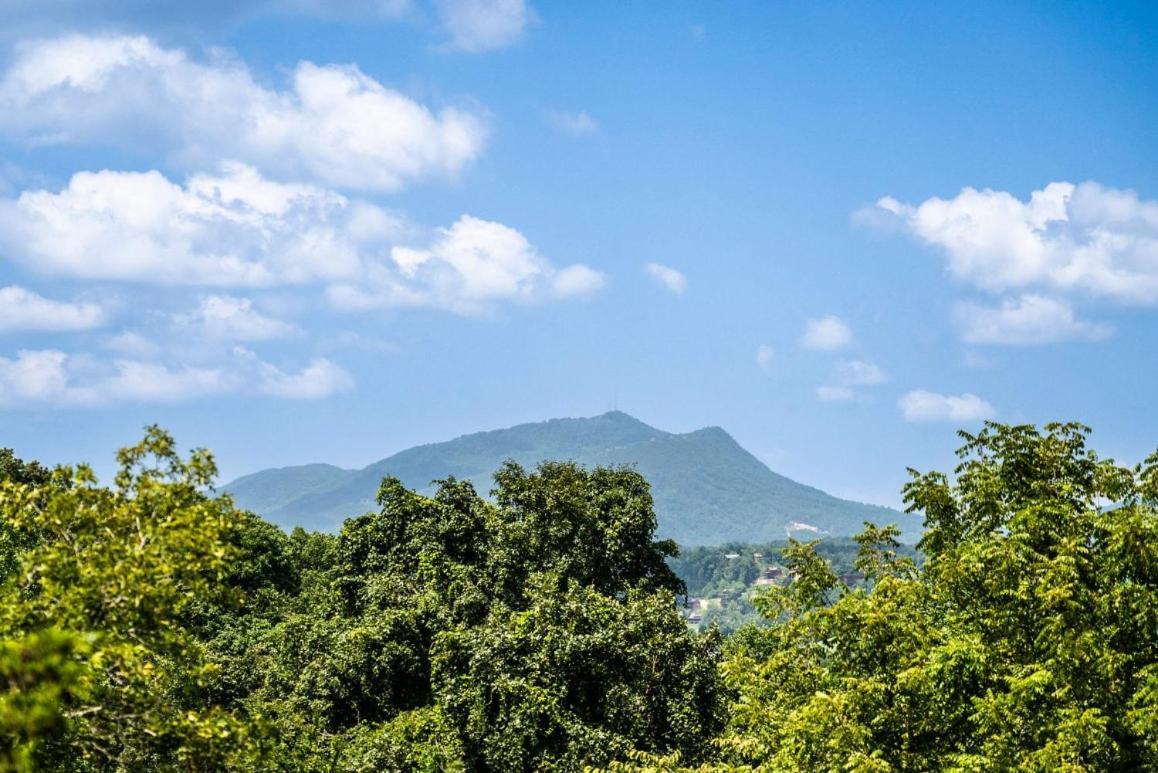 Misty Mountain Game Room And Hot Tub Pigeon Forge Exterior foto